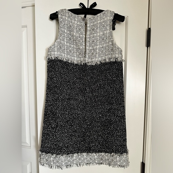 CHANEL WOVEN SLEEVELESS SHEETH DRESS - Picture 2 of 9